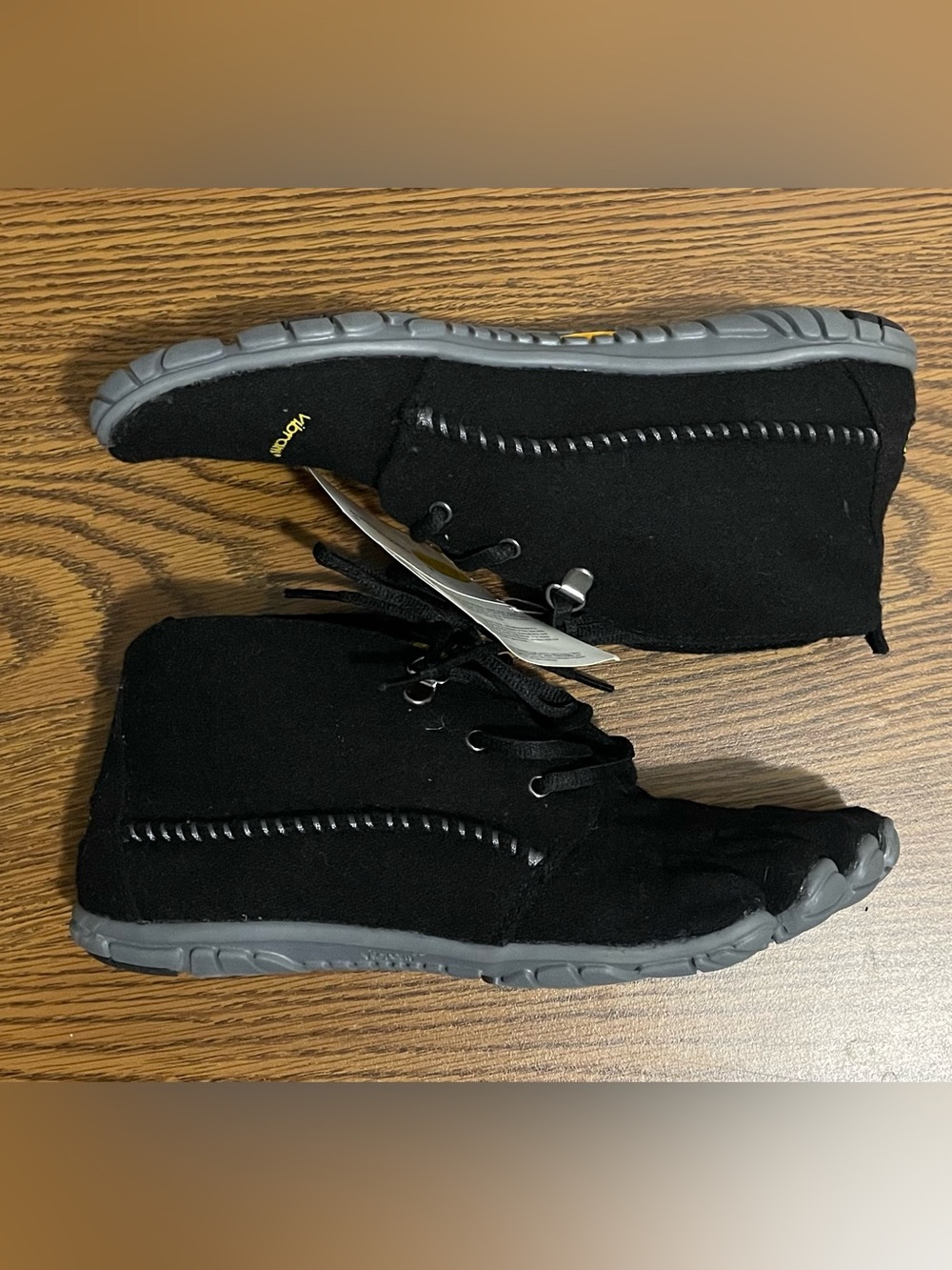 Vibram Black FiveFingers Men's Toe-Style Minimalist Lace-Up Sneakers - Picture 3 of 6